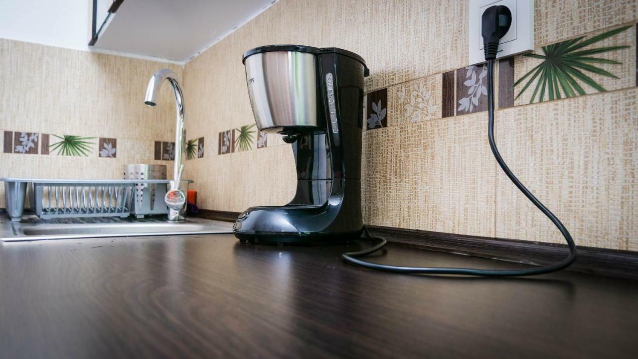 Pensiunea Gradinarilor Cu Ciubar Si Statie De Incarcare Electrica Auto Comanesti  Zewnętrze zdjęcie